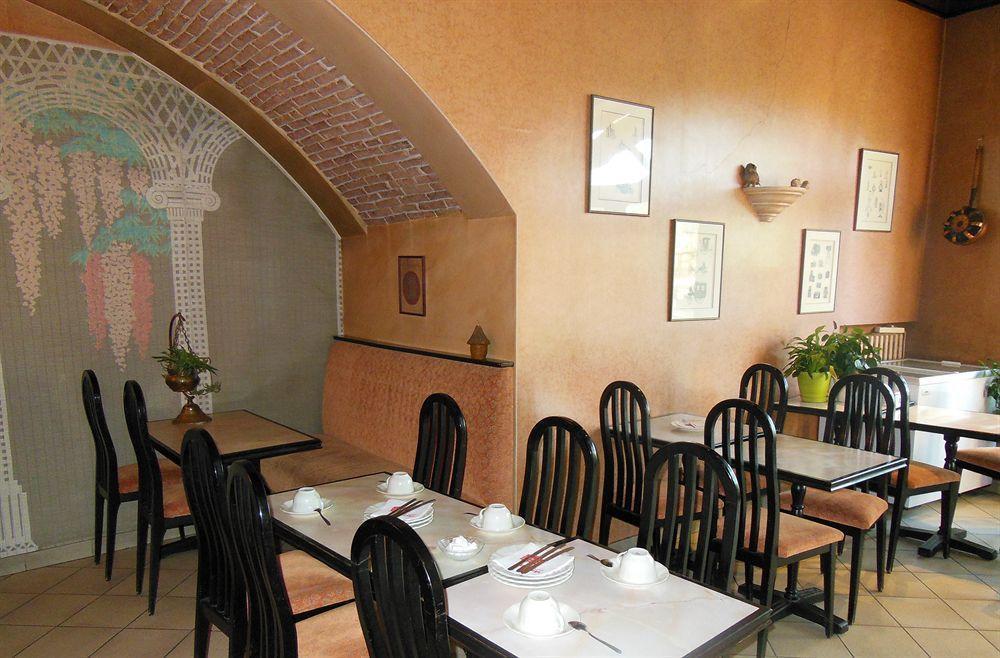 Hotel George Montmélian Zewnętrze zdjęcie