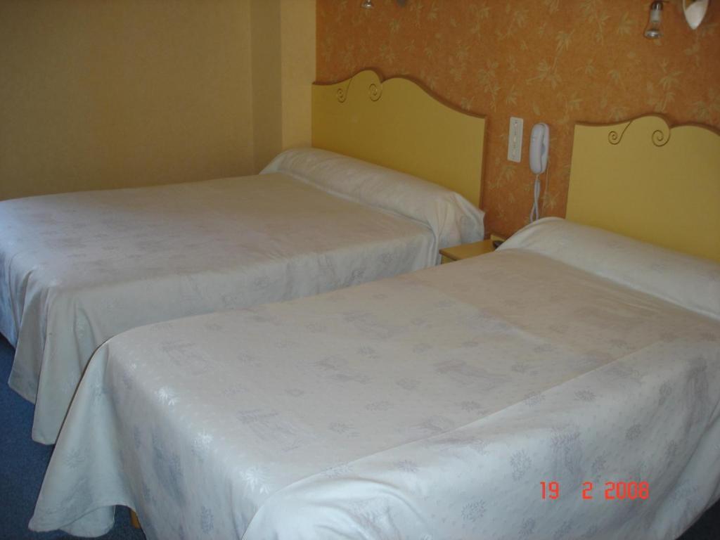 Hotel George Montmélian Zewnętrze zdjęcie