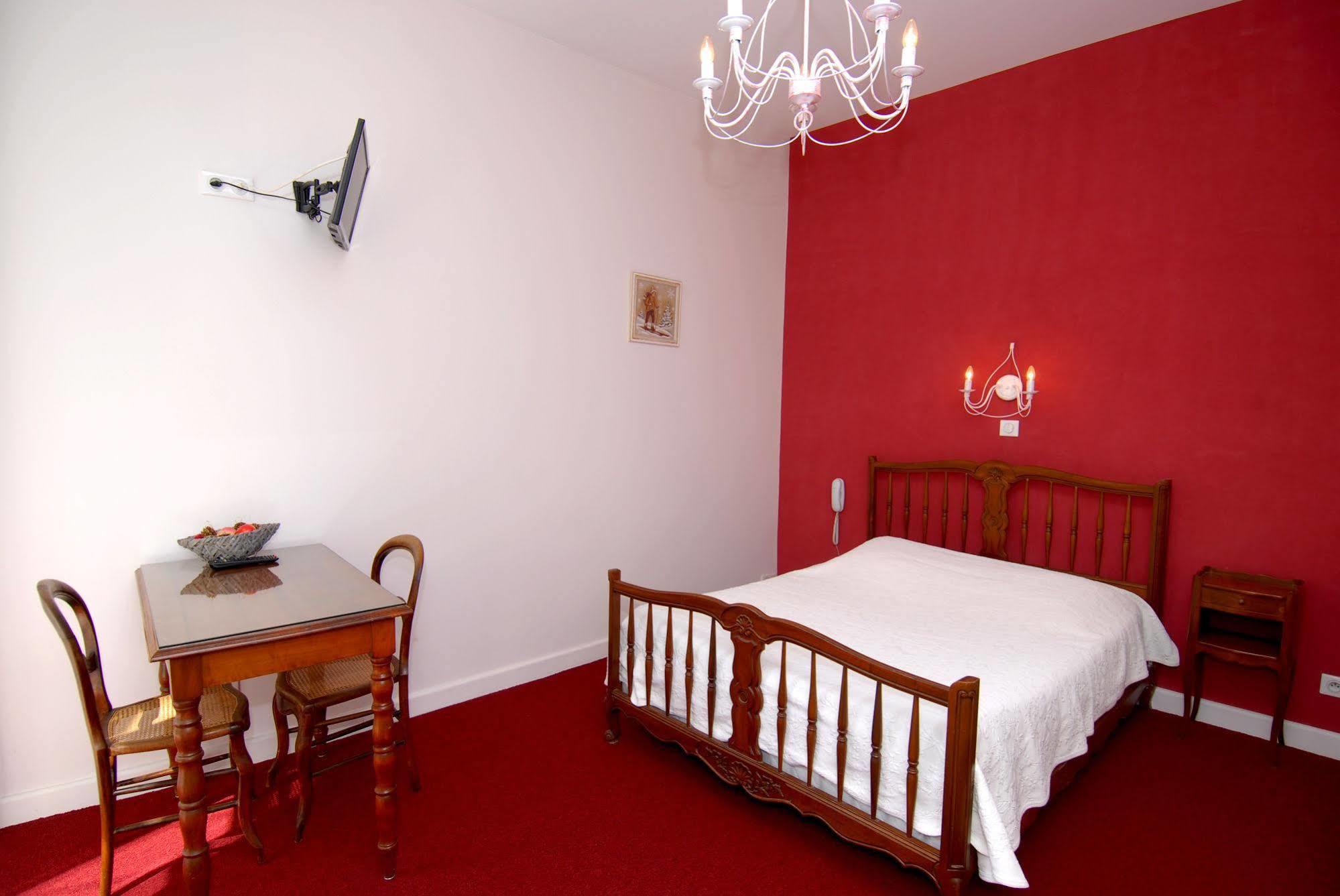 Hotel George Montmélian Zewnętrze zdjęcie