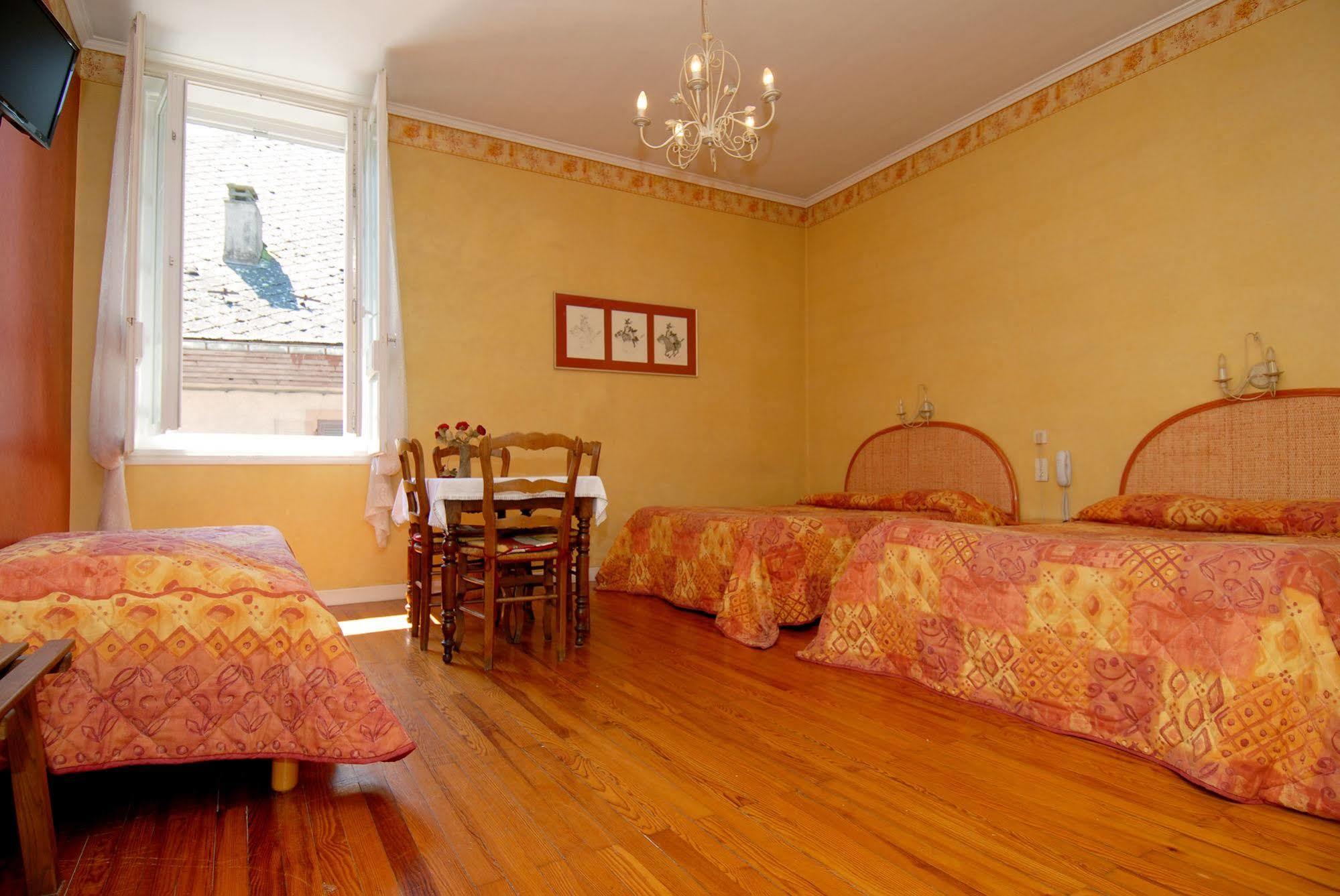 Hotel George Montmélian Zewnętrze zdjęcie