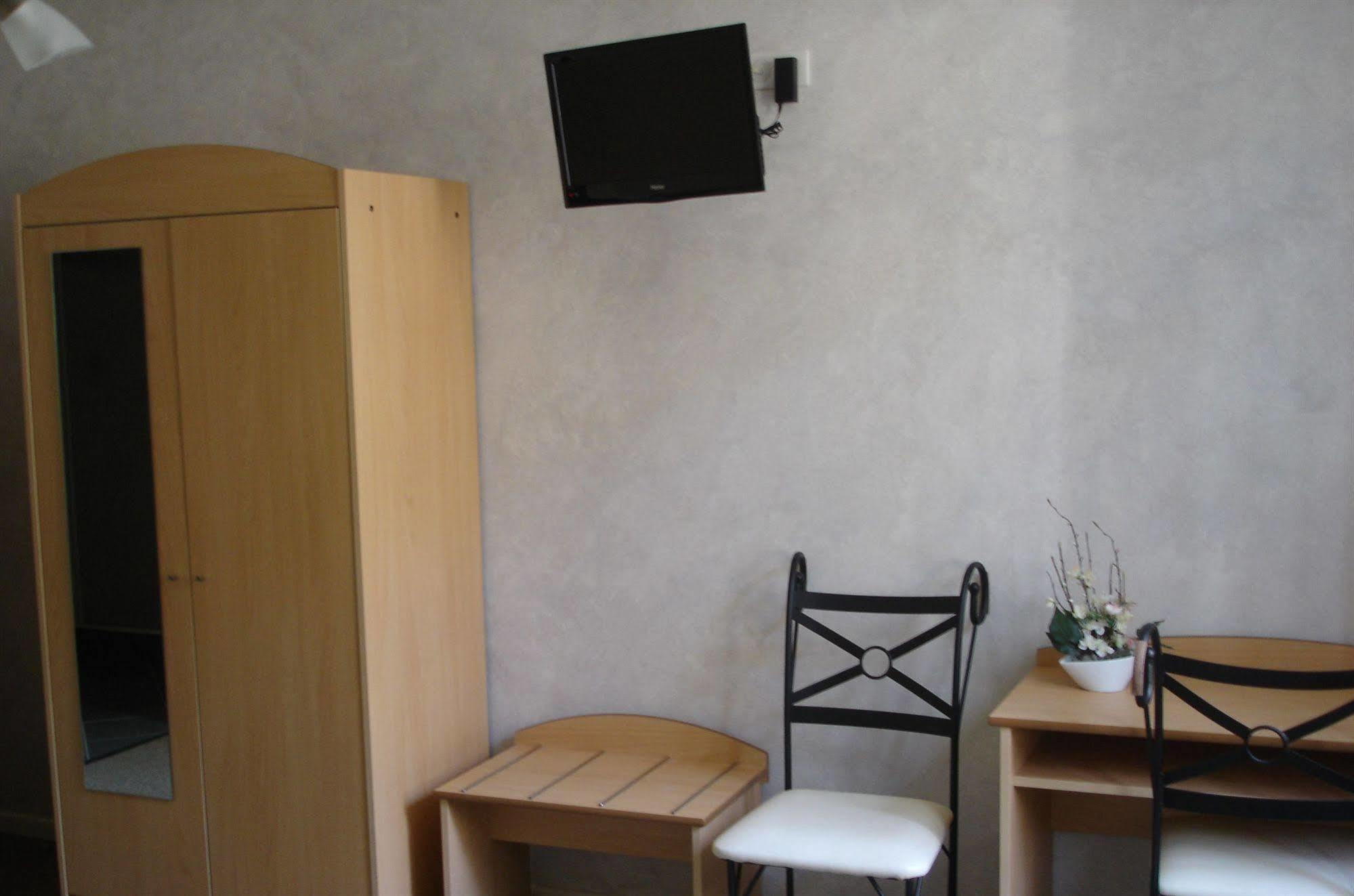 Hotel George Montmélian Zewnętrze zdjęcie