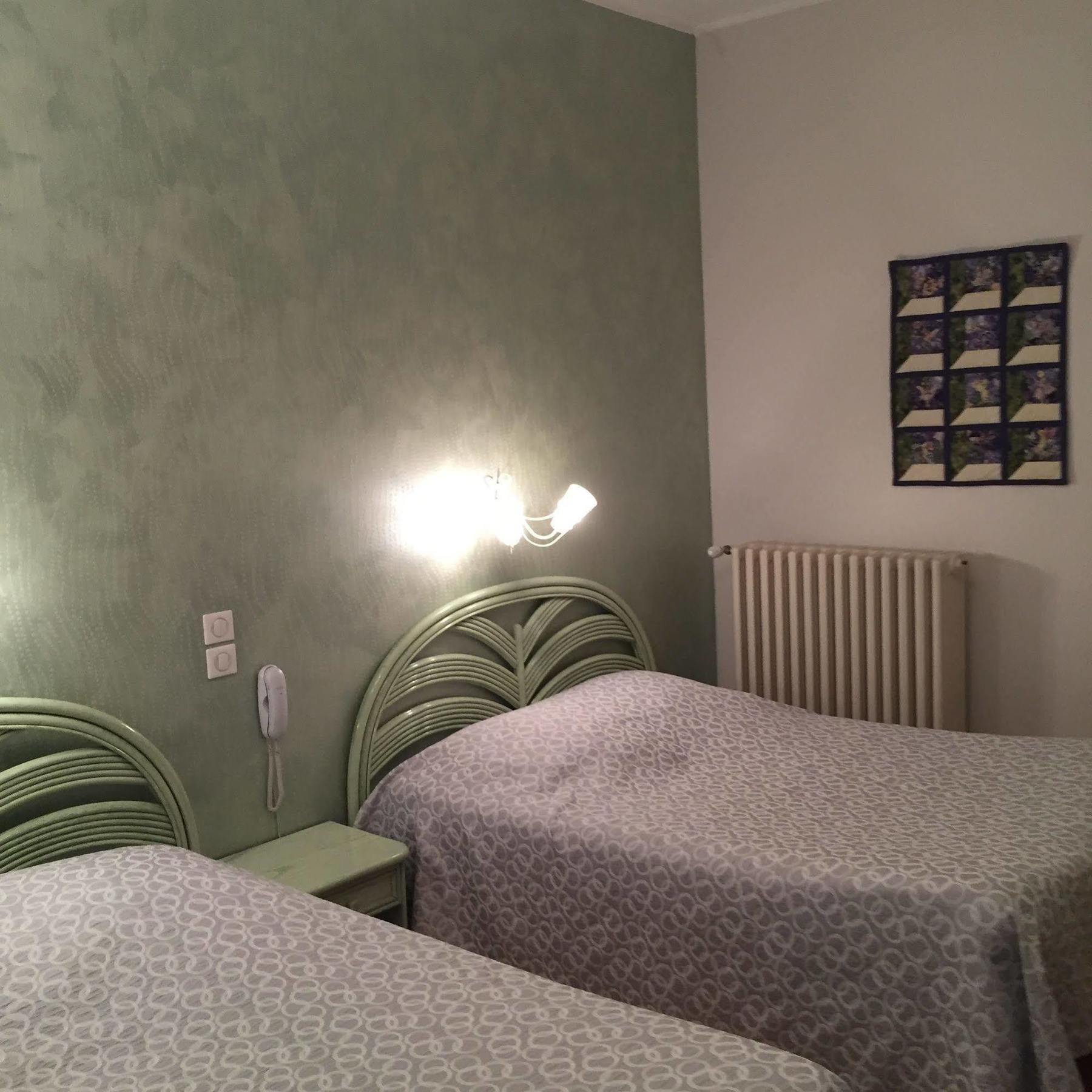 Hotel George Montmélian Zewnętrze zdjęcie