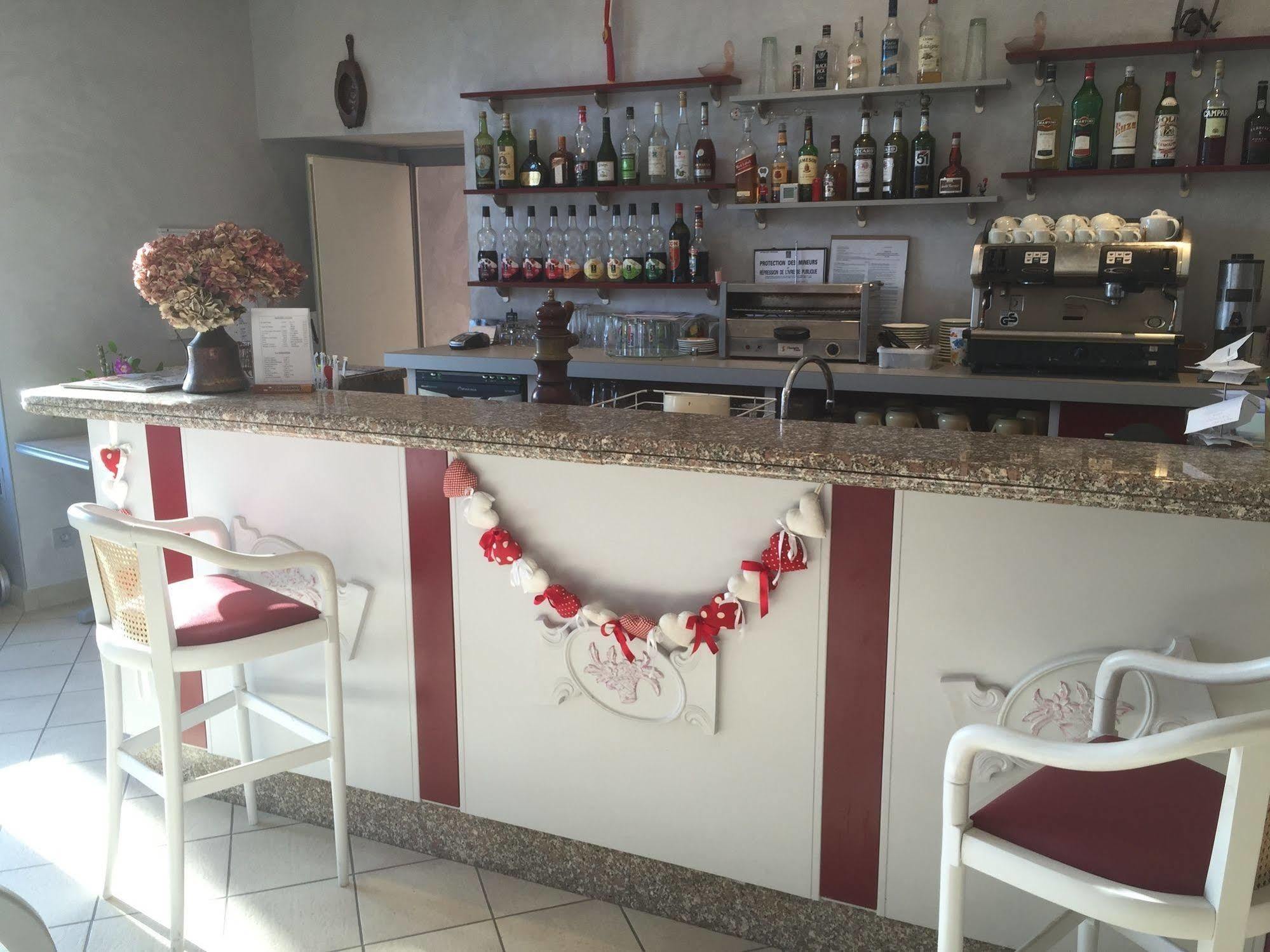 Hotel George Montmélian Zewnętrze zdjęcie