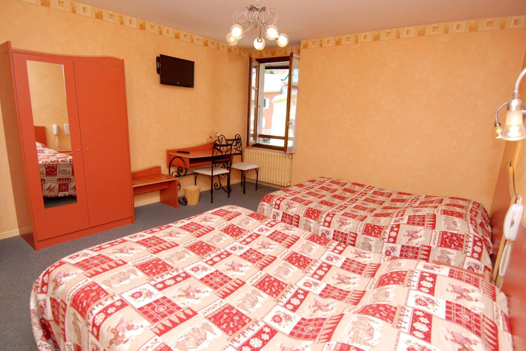 Hotel George Montmélian Zewnętrze zdjęcie