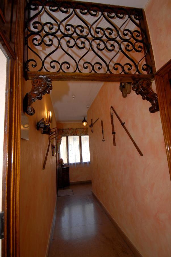 Hotel George Montmélian Zewnętrze zdjęcie